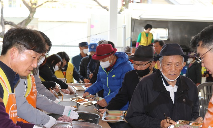 서귀포경찰서, 사랑의밥차 무료급식 봉사활동 실시