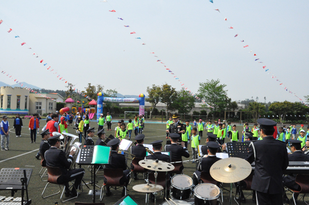 경찰악대, 「물메 한마당 큰잔치」 축하공연 